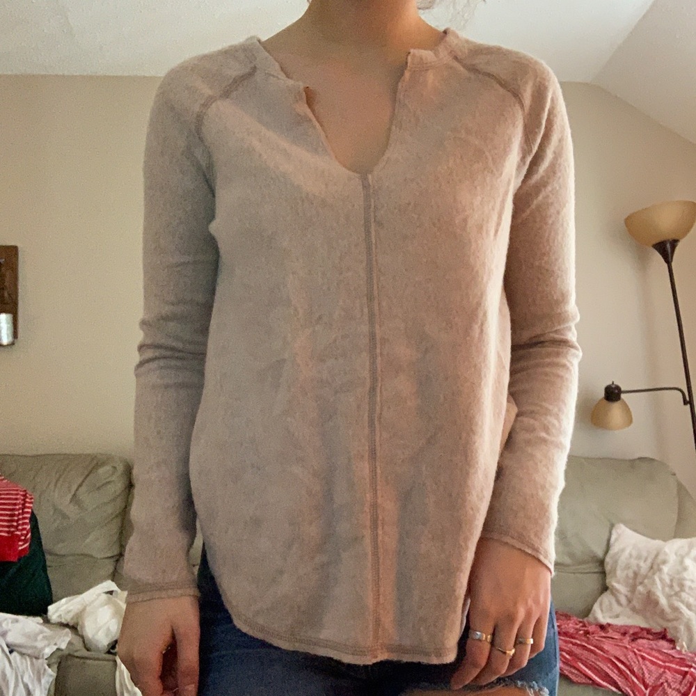 Socialite cashmere sweater!